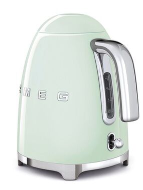 SMEG Retro Electric Kettle in Pastel Green